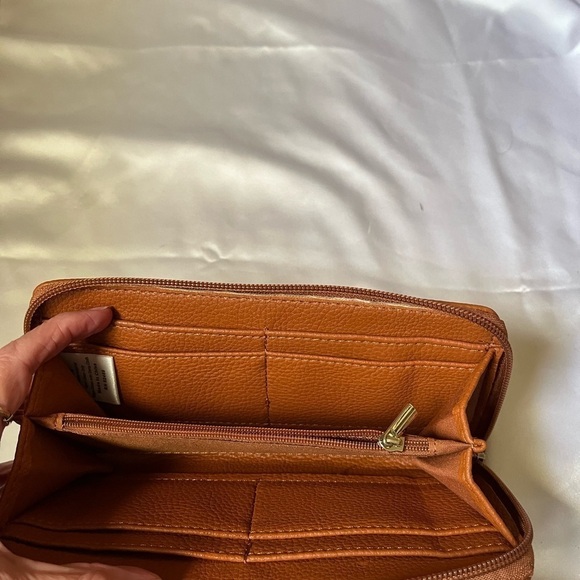 BROWN ~CLUTCH WALLET~NWOT - Picture 5 of 5